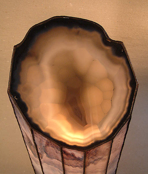 Lamp Thunderstorm-mood 4 the rich, a great photo of it's lighted agate