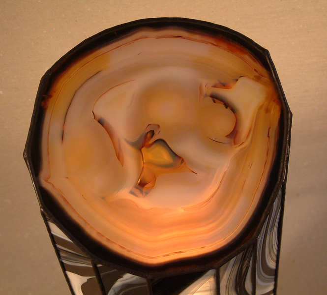 Lamp Luminaire Agate, a great picture of it's lighted agate